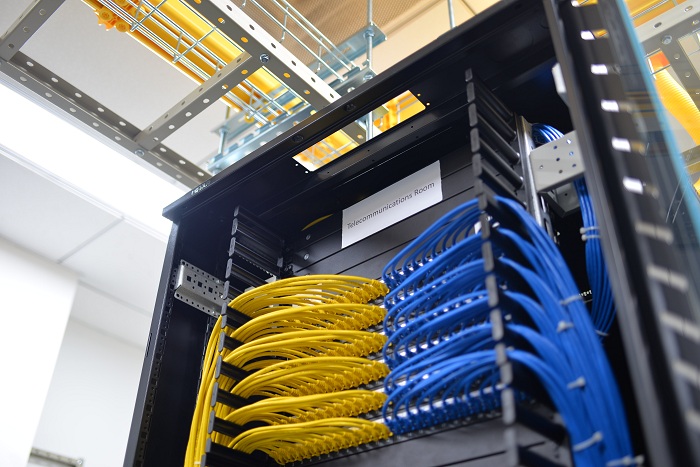 How to Use Vertical Cable Organizer for Rack Cable Management